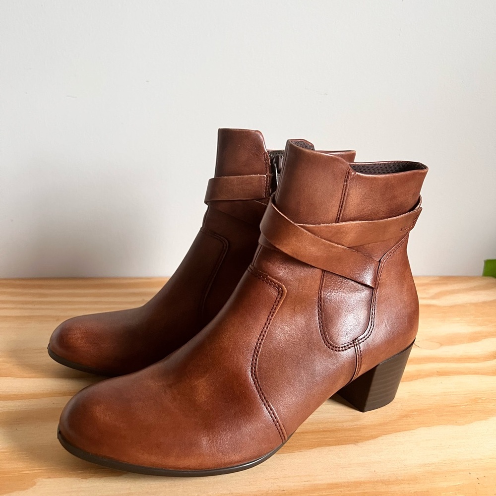 Ecco Brown Ankle Women’s Boots 100% Leather Size 8-8.5 - Picture 3 of 9